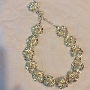 Rose necklace choker